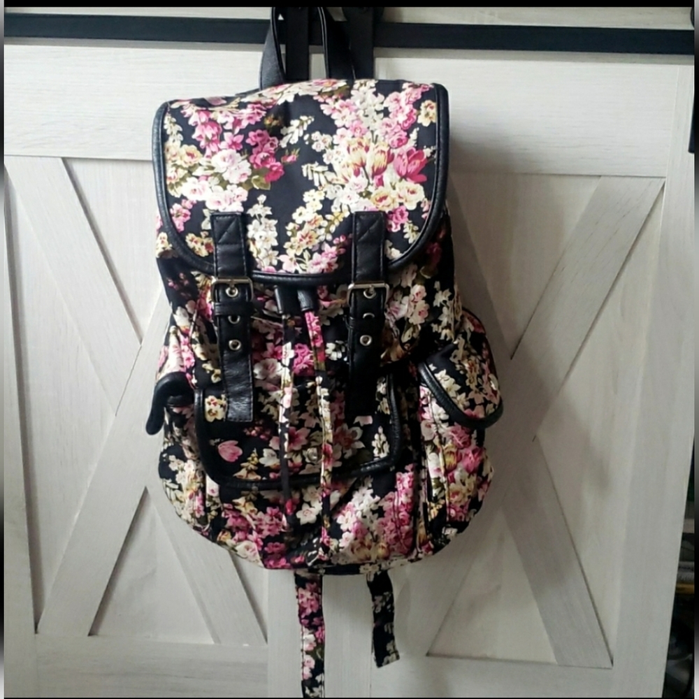 FLORAL BACKPACK